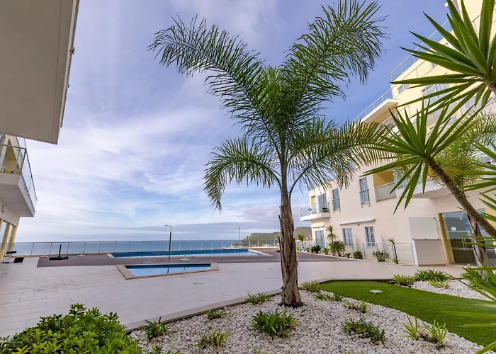 Cliffs Apartment - Astonishing View Over Sesimbra Bay By Trip2Portugal