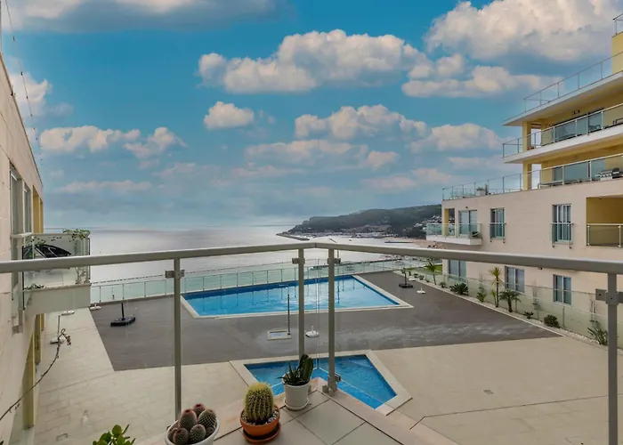 Cliffs Apartment - Astonishing View Over Sesimbra Bay By Trip2Portugal